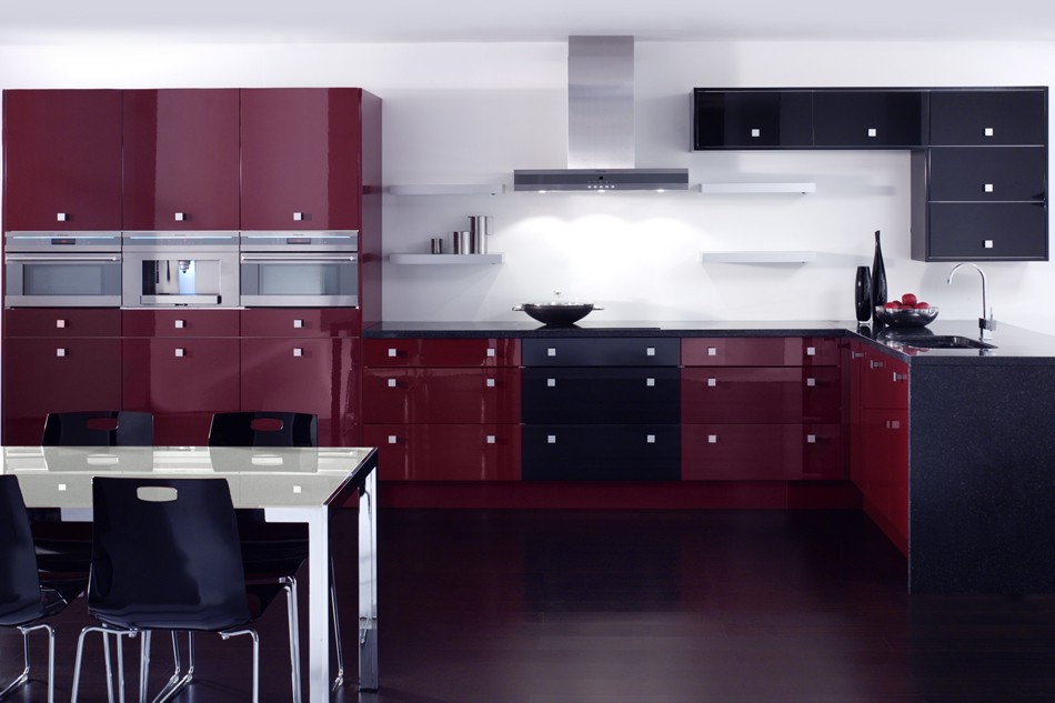 Бордовый цвет в интерьере кухни: особенности использования и сочетания