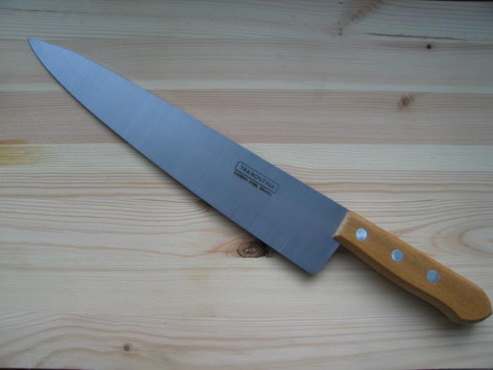 Пьяная северянка воткнула мужу в живот кухонный нож