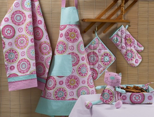 Текстиль для кухни своими руками: полотенце, фартук, прихватки