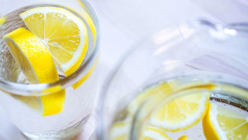 Вода и лимон для очистки духовки
