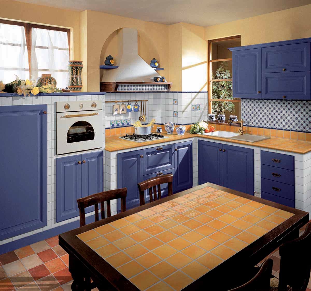 интерьер кухни с голубой плиткой