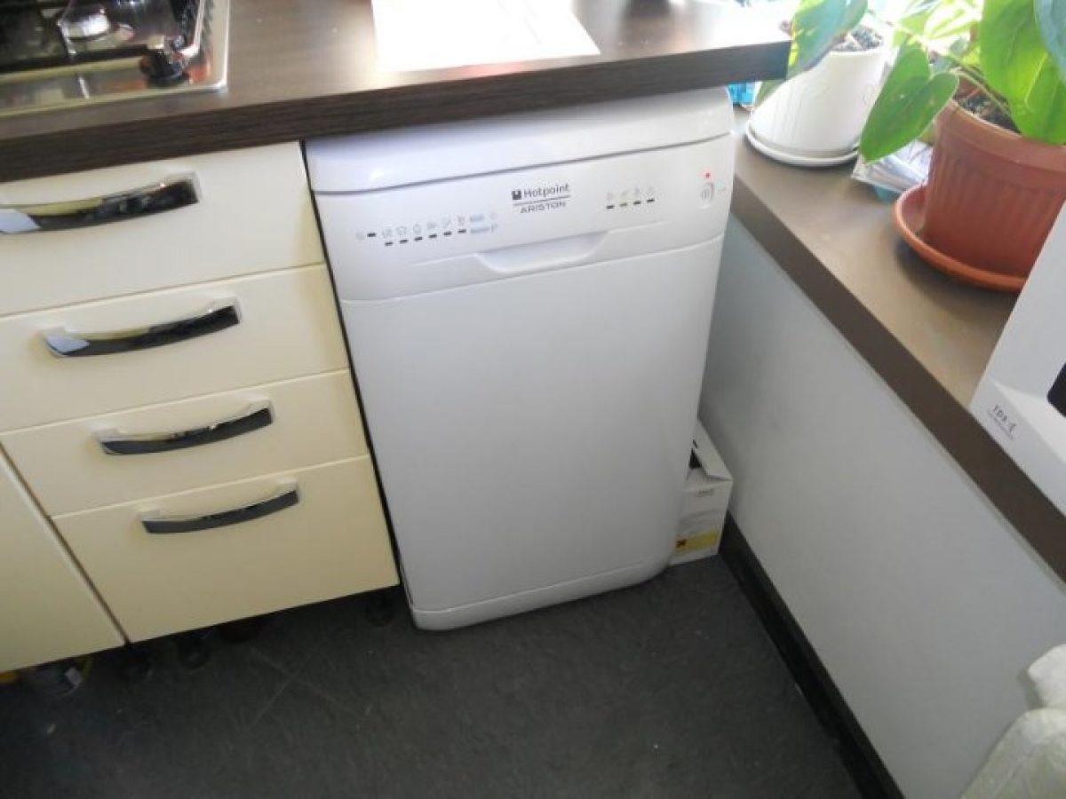 посудомоечная машина не встраиваемая в интерьере