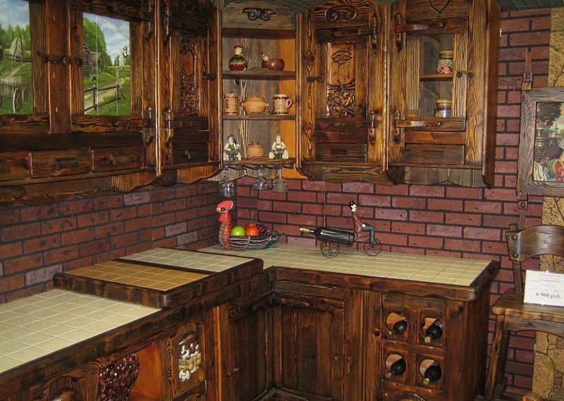 Тонированная кухня из сосны