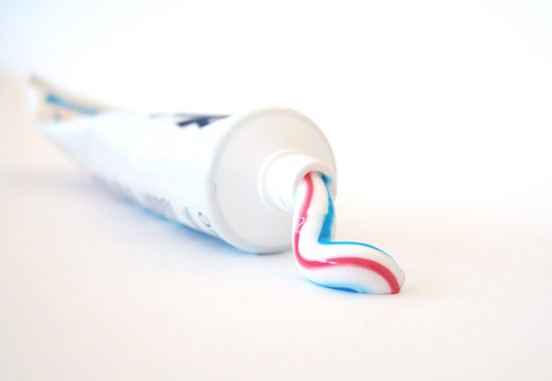 Зубная паста - средство для полировки линолеума