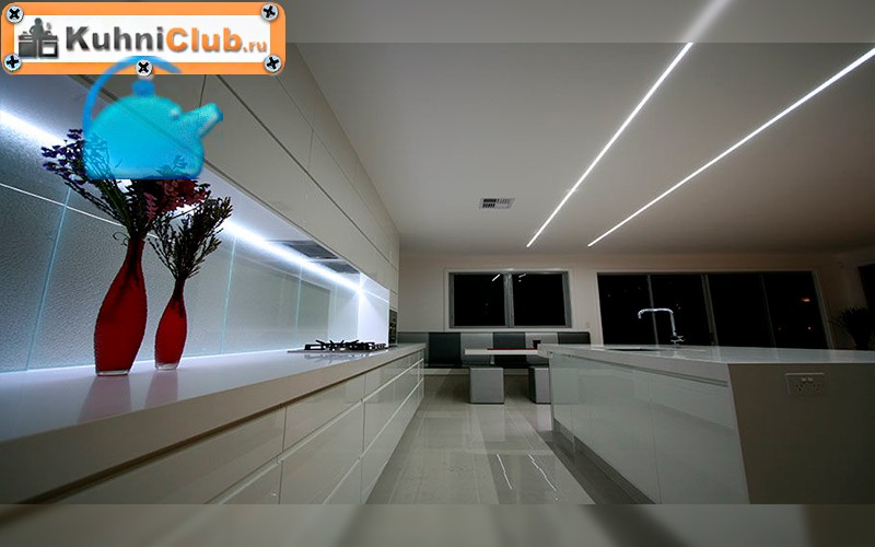 Светодиодное-освещение-на-кухне-с-низким-потолком-2